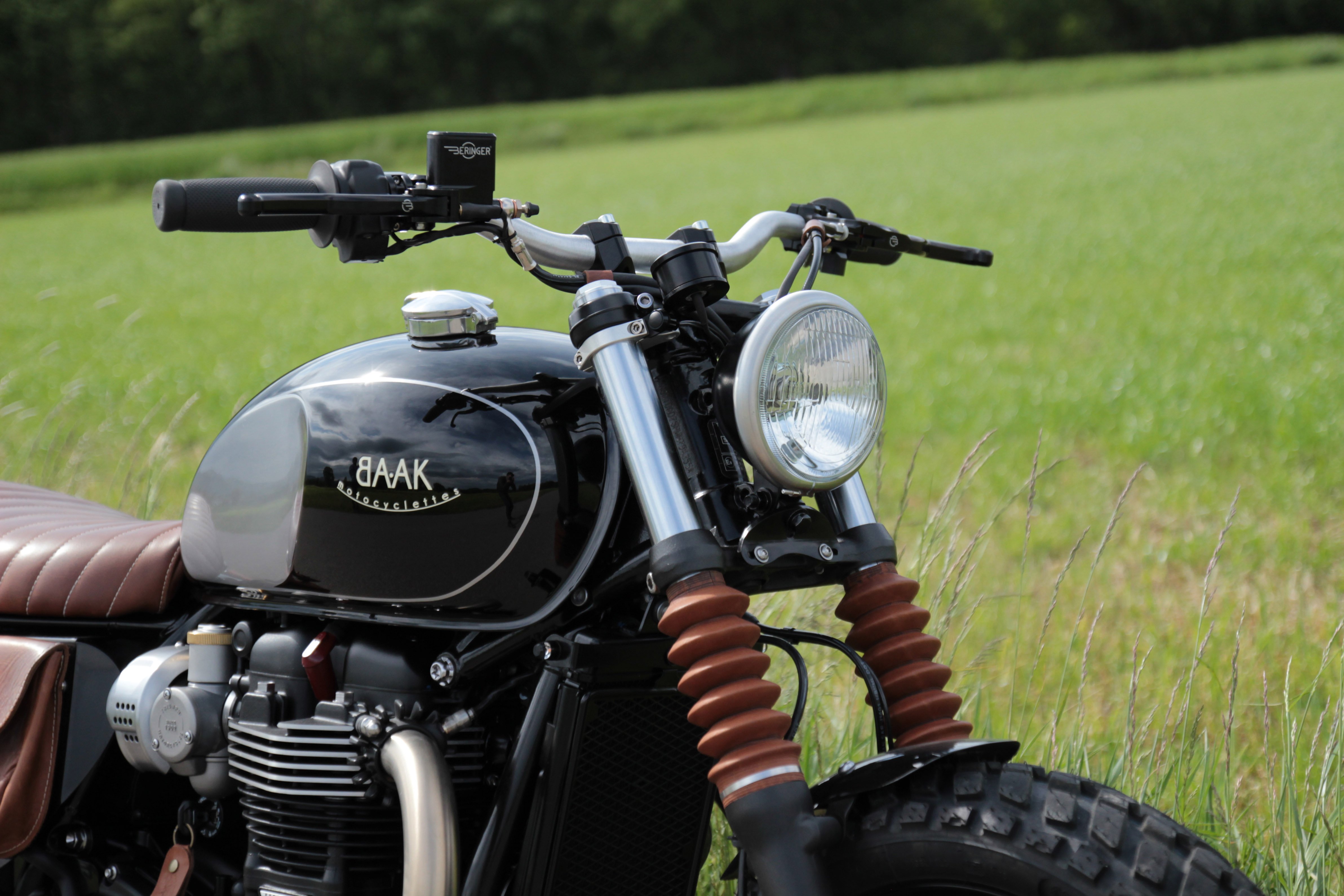 Triumph Bonneville Custom Baak