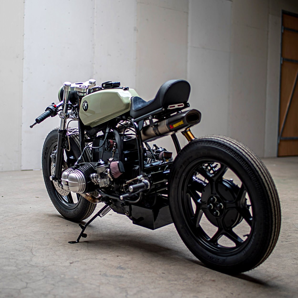 Custom 80. BMW r80 Cafe Racer. BMW r80 кастом. BMW r80 Cafe. Мотоцикл BMW r80 кастом.