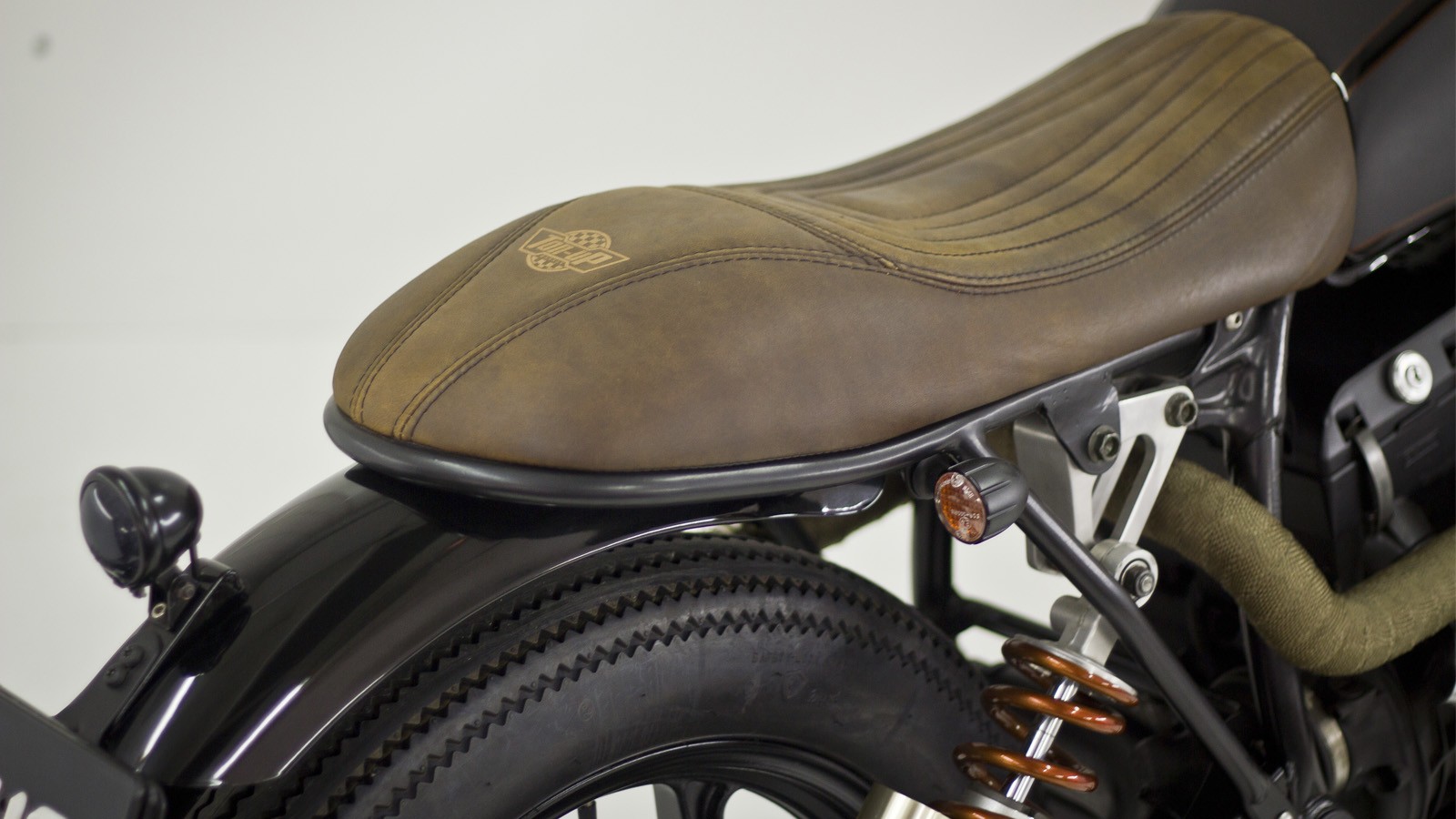 Седло мотоцикла урал. Сидения днепр мт 11. Седло урала. Седло урал мотоцикл кастом. Сиденье урал волк.